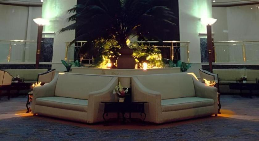 Hotel Ruposhi Bangla Дакка Экстерьер фото